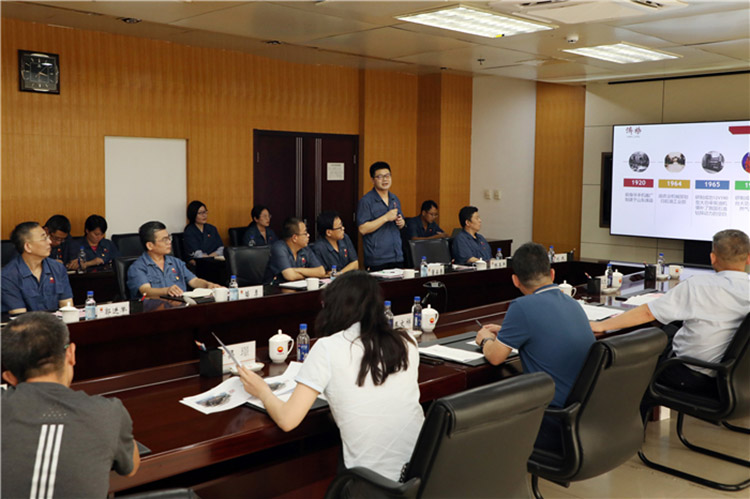 EL GRUPO DE EXPERTO CNOOC VINO A JICHAI PARA INVESTIGACION E INTERCAMBIO